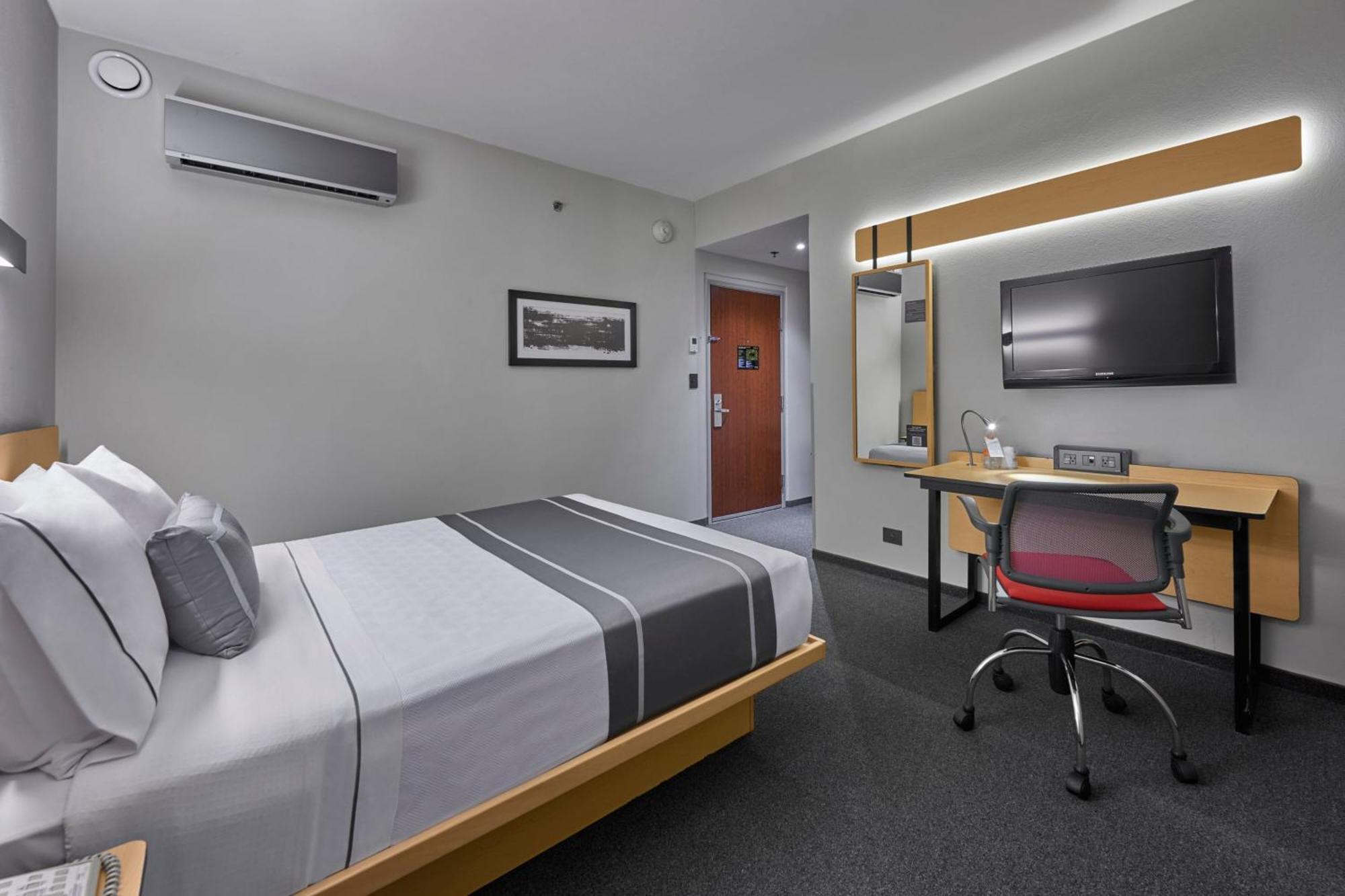 City Express Plus By Marriott Ciudad De Mexico Santa Fe Bagian luar foto