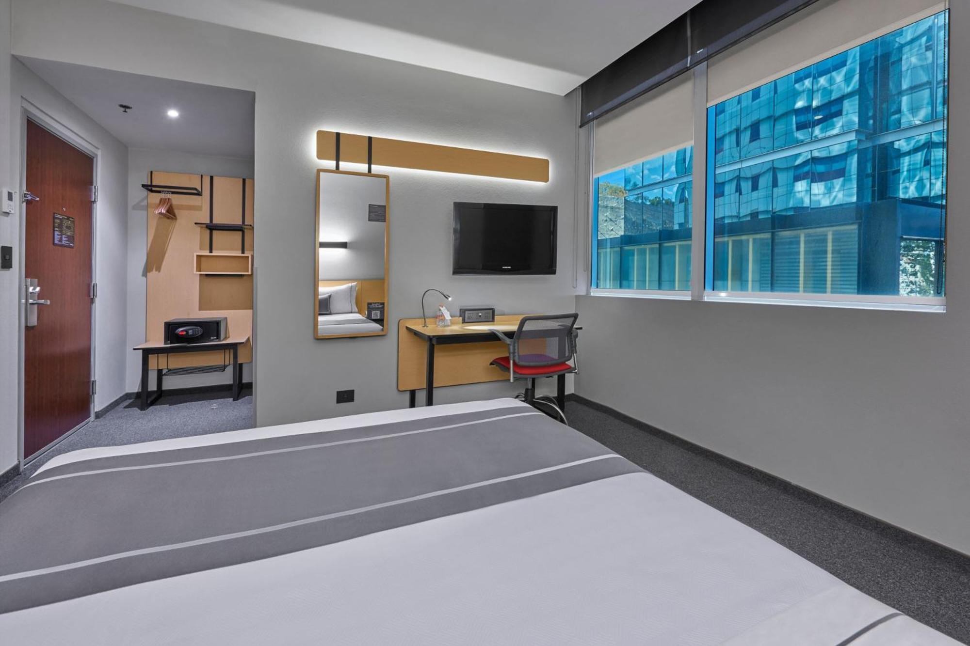 City Express Plus By Marriott Ciudad De Mexico Santa Fe Bagian luar foto